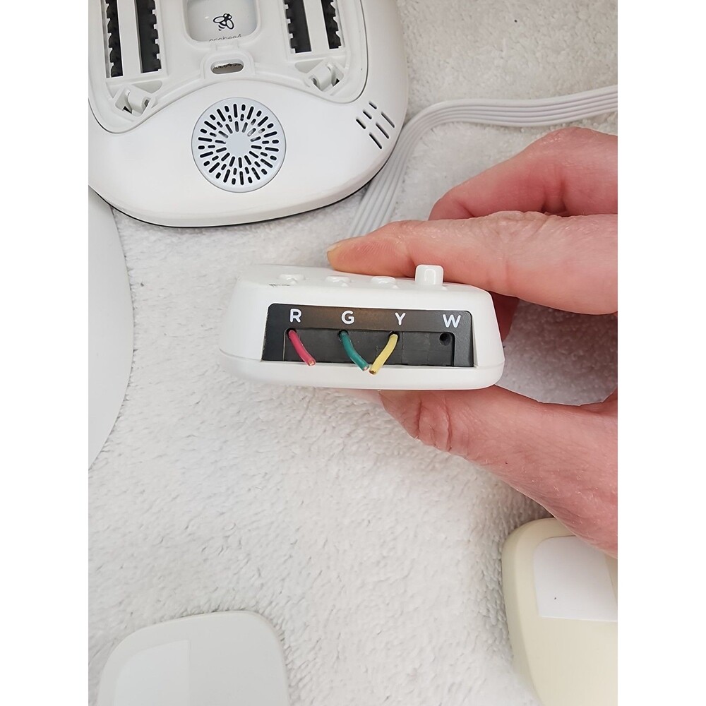 Ecobee 4 Smart Programmable Thermostat + 3 Room Sensor Included - Picture 6 of 6